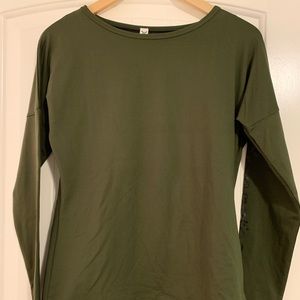Olive green Orangetheory long sleeve T with mesh cut out on back. XS